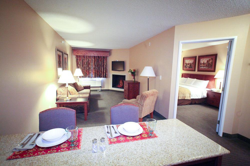 Grandstay Hotel & Suites Perham Экстерьер фото