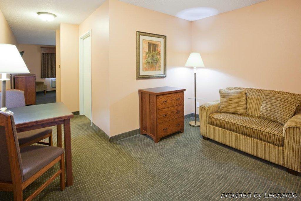 Grandstay Hotel & Suites Perham Экстерьер фото
