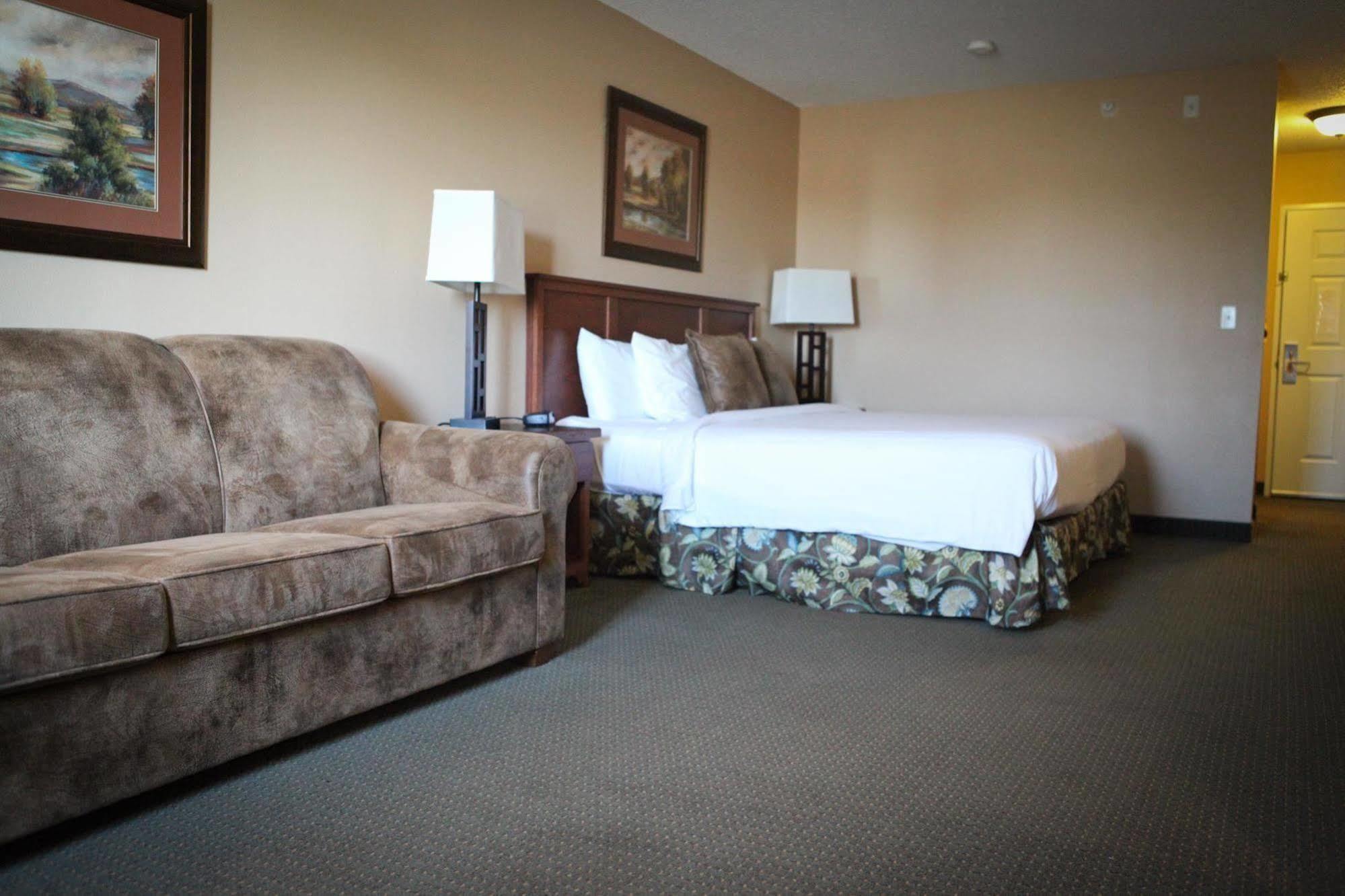 Grandstay Hotel & Suites Perham Экстерьер фото