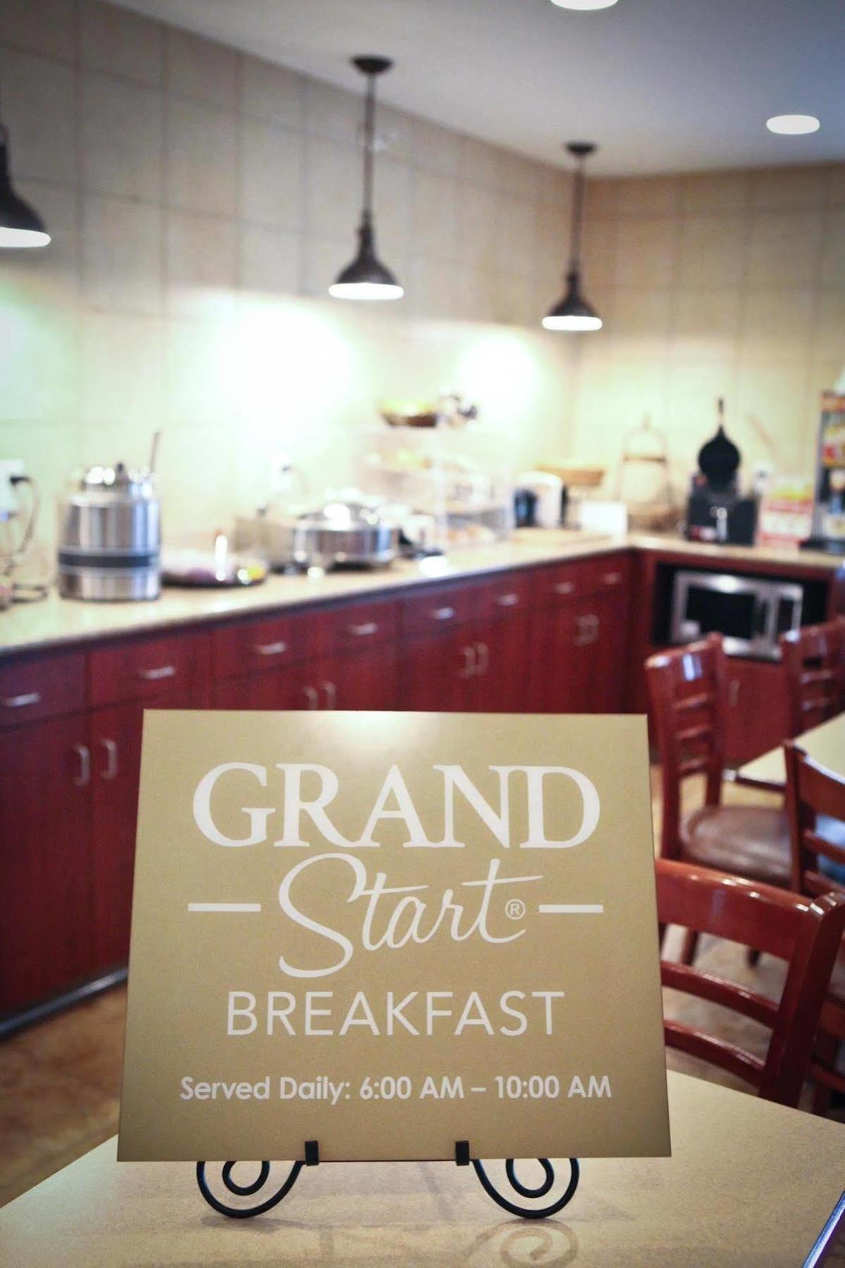 Grandstay Hotel & Suites Perham Экстерьер фото